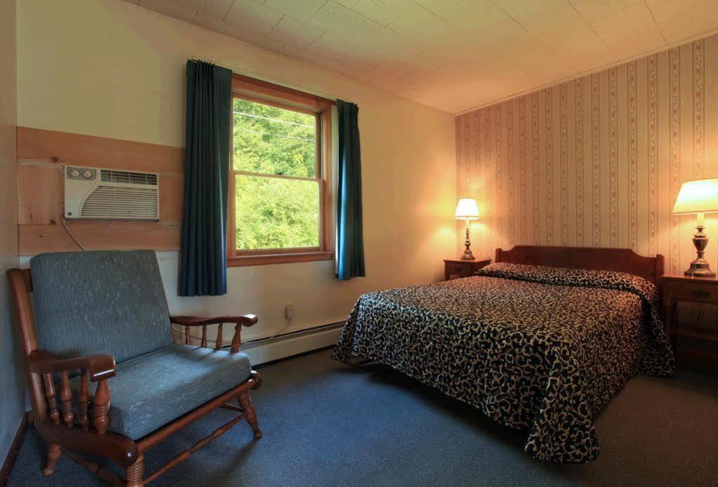 Ladd Brook Inn Pownal Rom bilde