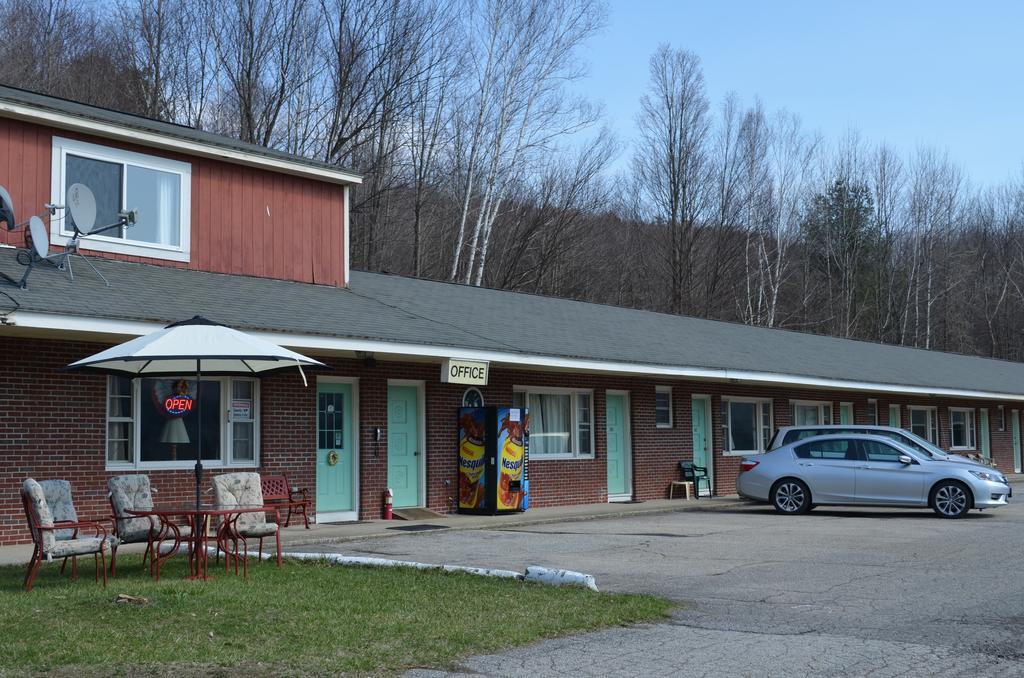 Ladd Brook Inn Pownal Eksteriør bilde